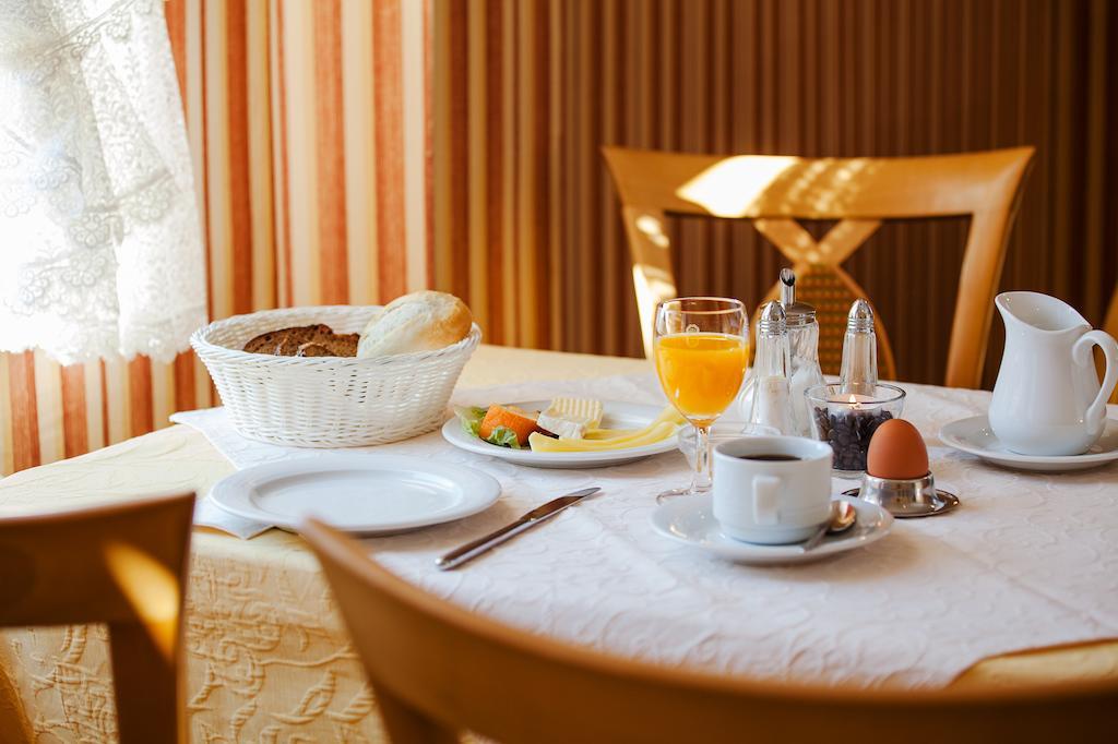 Hotel Hus Achtern Diek Hamburg Bagian luar foto